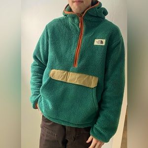 The North Face Men’s Quarter Zip Hoodie